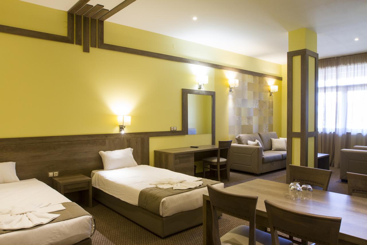 Hotel Etropolia Etropole ภายนอก รูปภาพ