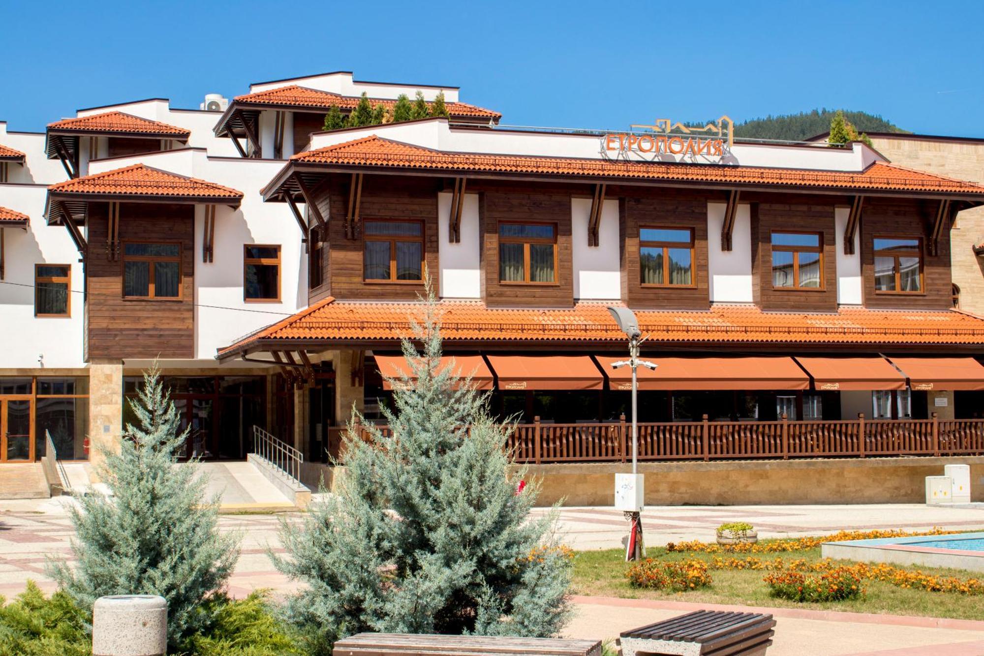 Hotel Etropolia Etropole ภายนอก รูปภาพ