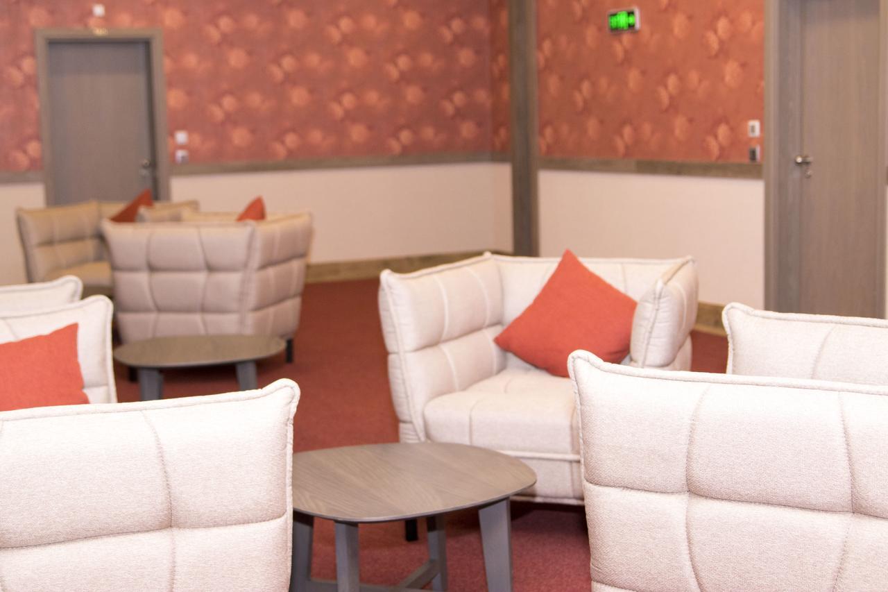 Hotel Etropolia Etropole ภายนอก รูปภาพ