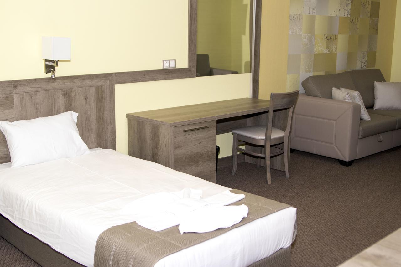 Hotel Etropolia Etropole ภายนอก รูปภาพ