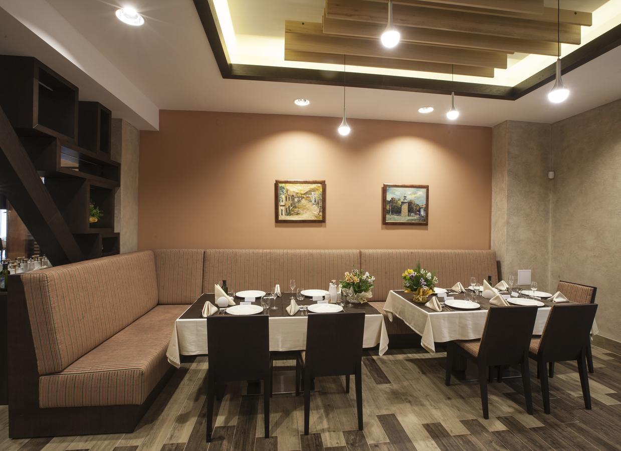 Hotel Etropolia Etropole ภายนอก รูปภาพ